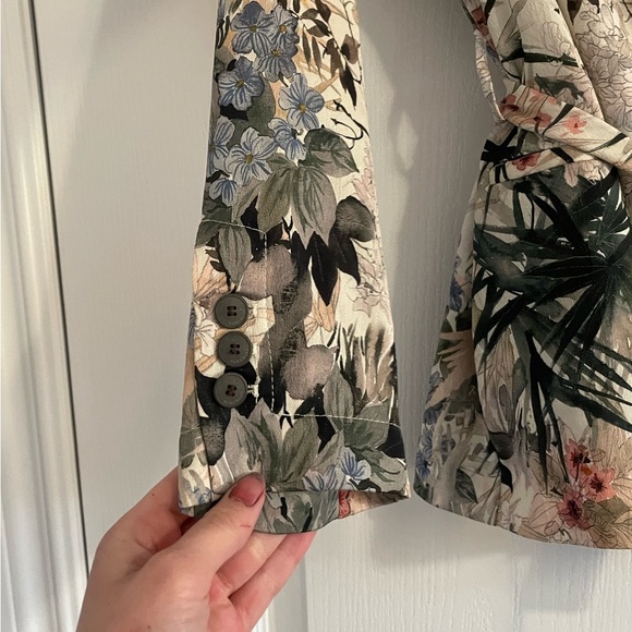 Zara silky floral blazer/smoking jacket M - Picture 5 of 5
